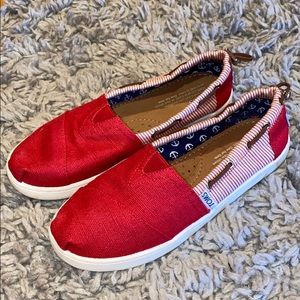 Youth Red Toms